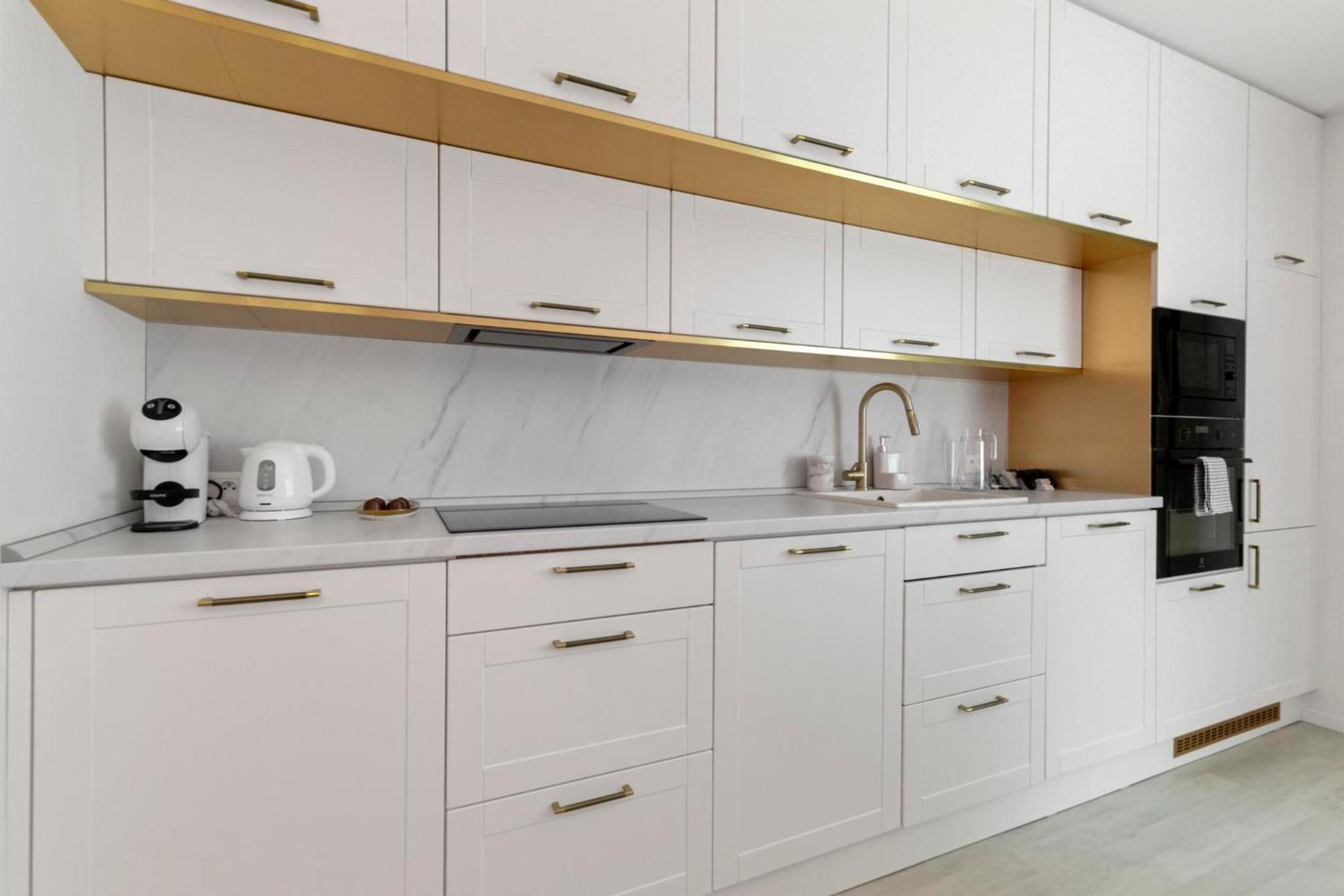 Lam Pink - Jacuzzi - Ac - Ps4 Appartement Bratislava Buitenkant foto